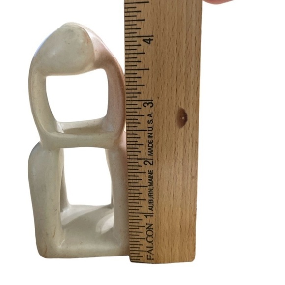 Handcarved Kisii Ware
Soapstone Kissing Hugging
Figures Figurine made in Kenya - Picture 7 of 9